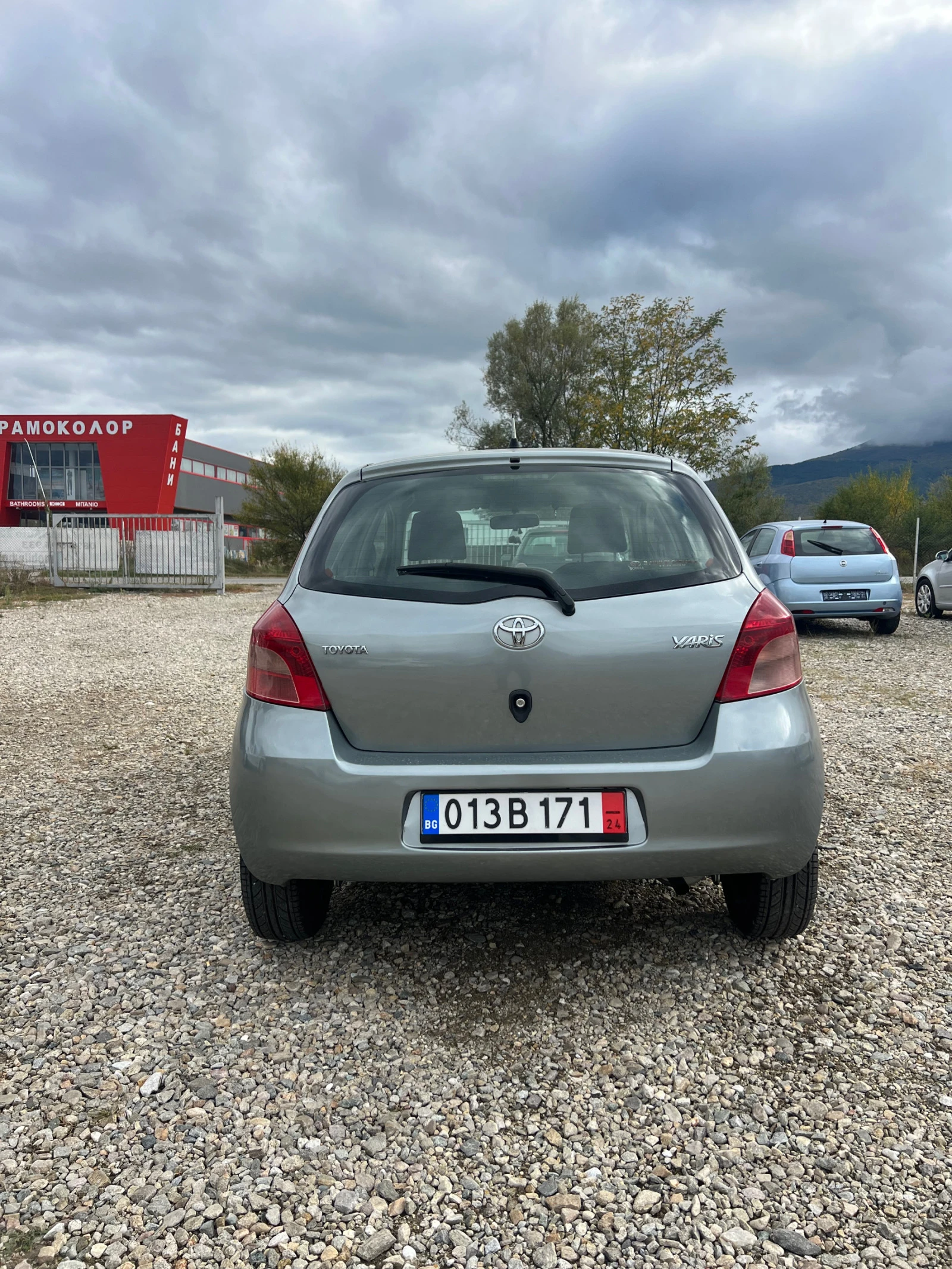 Toyota Yaris 1.0i* Euro4 - изображение 4