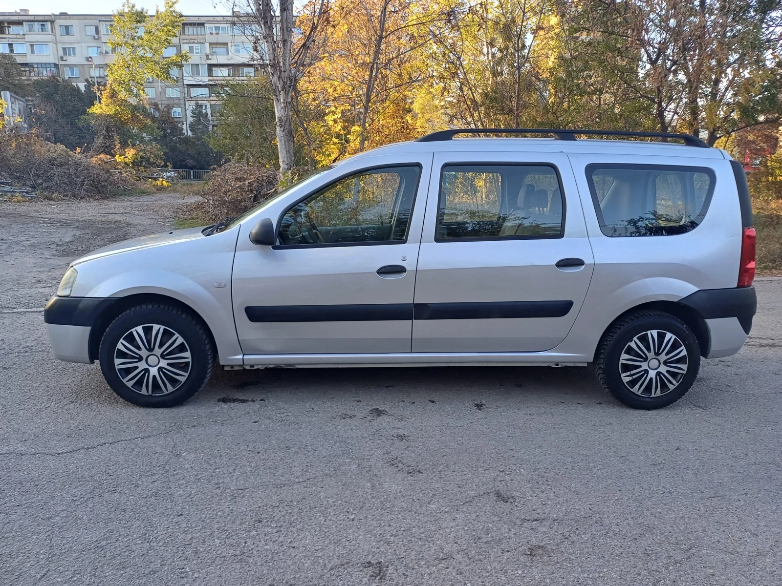 Dacia Logan 1.6i с газ - изображение 8