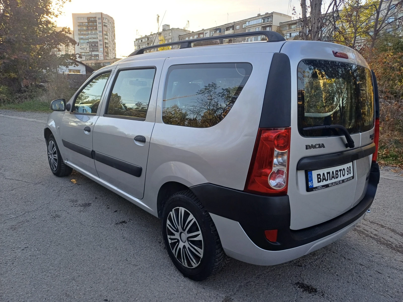 Dacia Logan 1.6i с газ - изображение 7