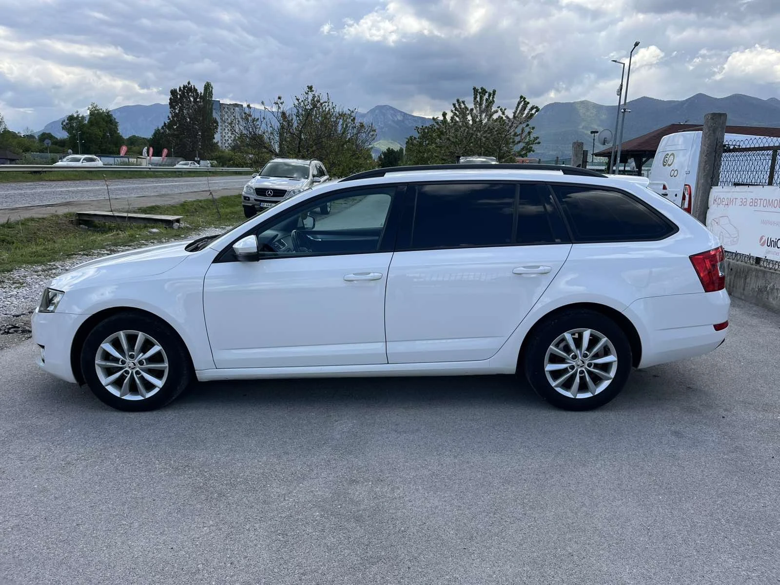 Skoda Octavia 1.6TDI 110кс. EURO 6B КЛИМАТРОНИК АВТОПИЛОT ИТАЛИЯ, снимка 6 - Автомобили и джипове - 52485441
