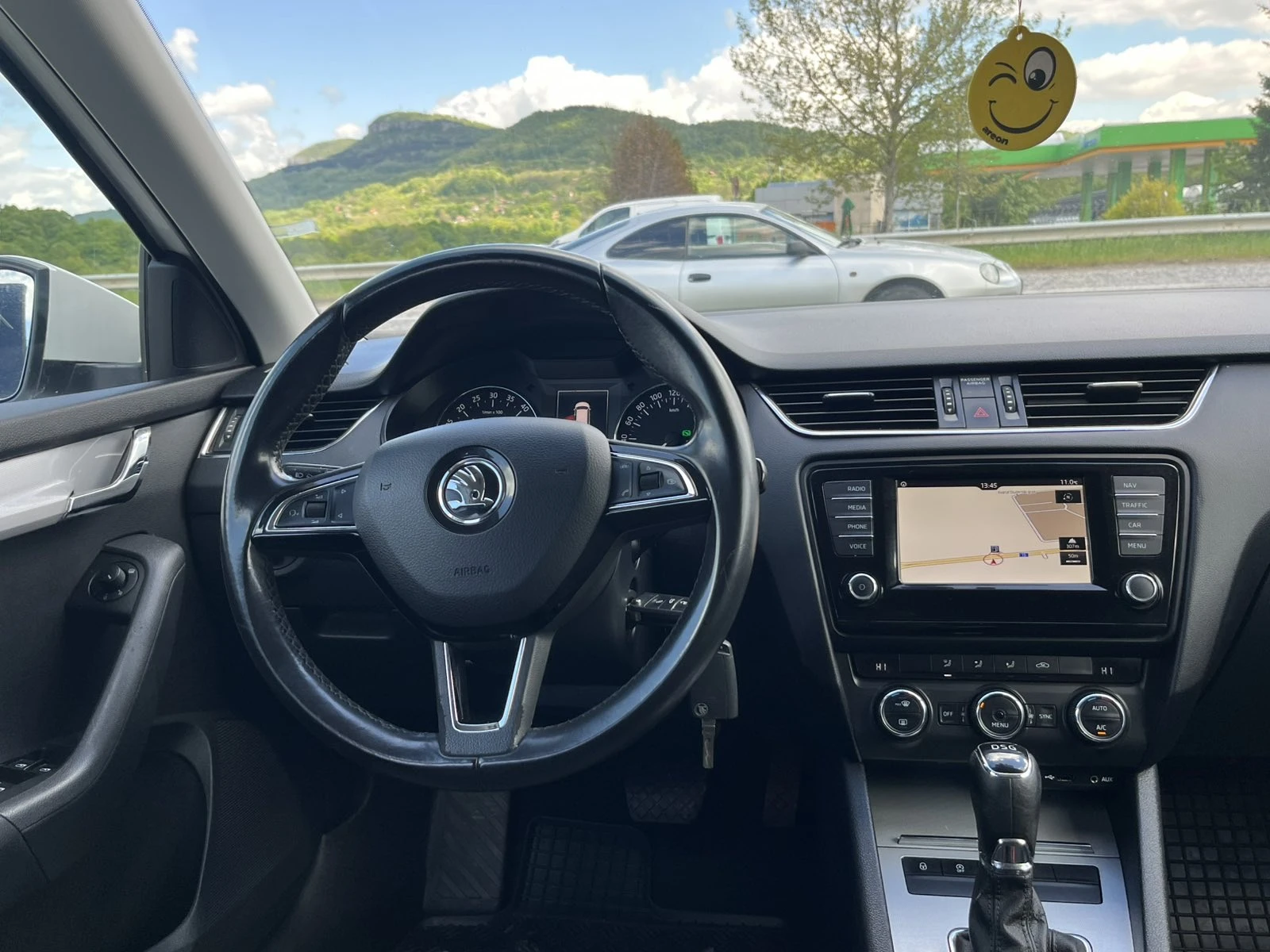 Skoda Octavia 1.6TDI 110кс. EURO 6B КЛИМАТРОНИК АВТОПИЛОT ИТАЛИЯ, снимка 12 - Автомобили и джипове - 52485441