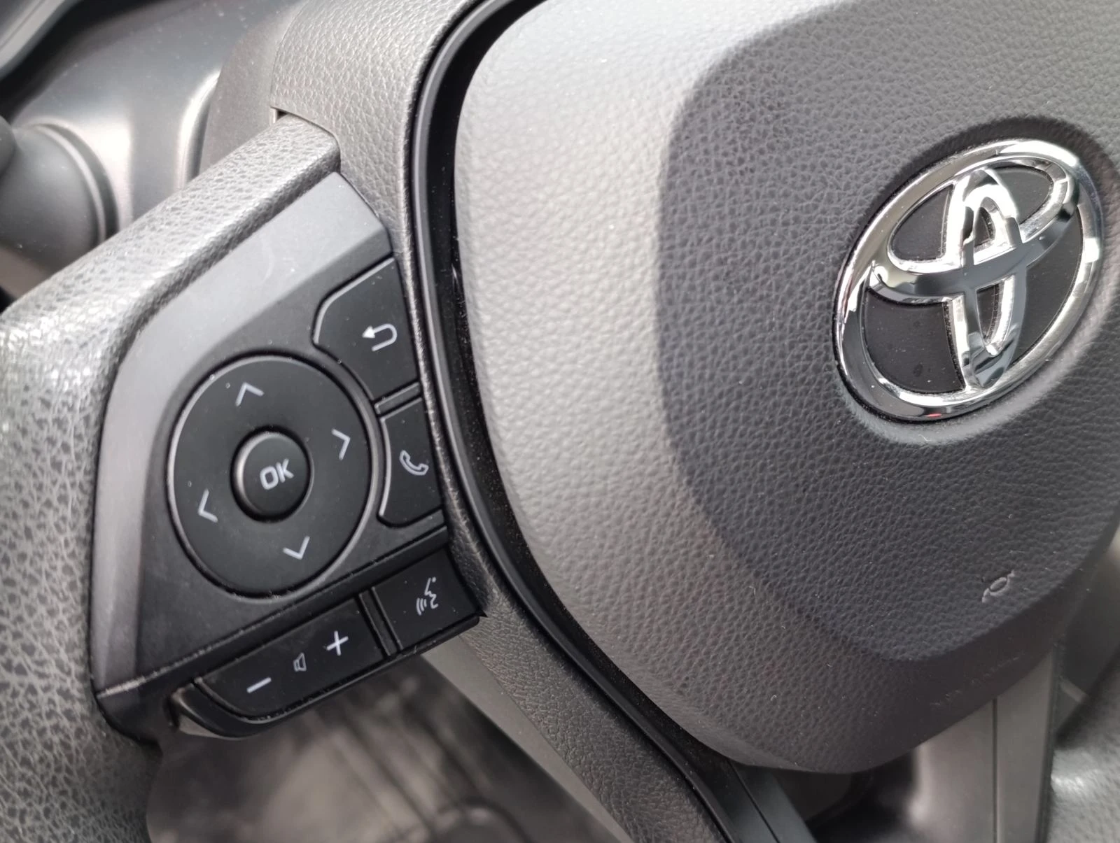 Toyota Corolla, снимка 11 - Автомобили и джипове - 53937917