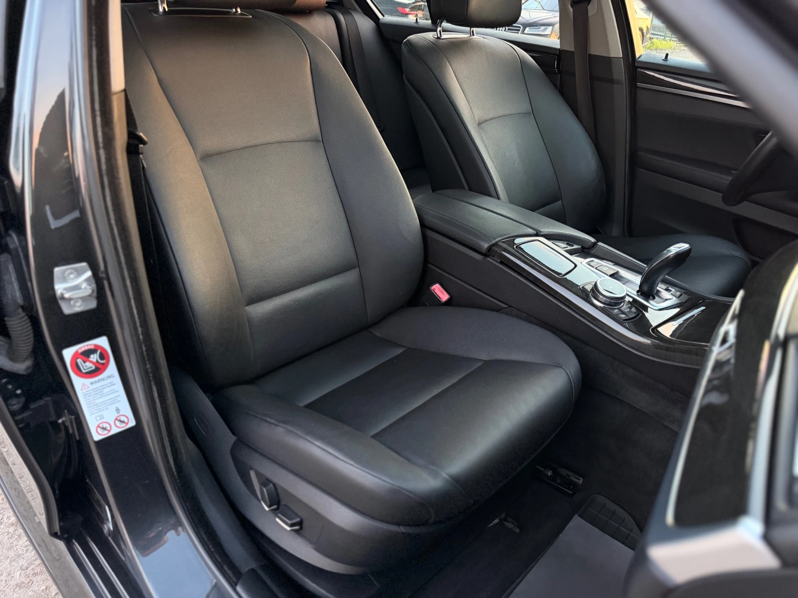 BMW 530 d= M-performance= Distronic= , снимка 12 - Автомобили и джипове - 54150583