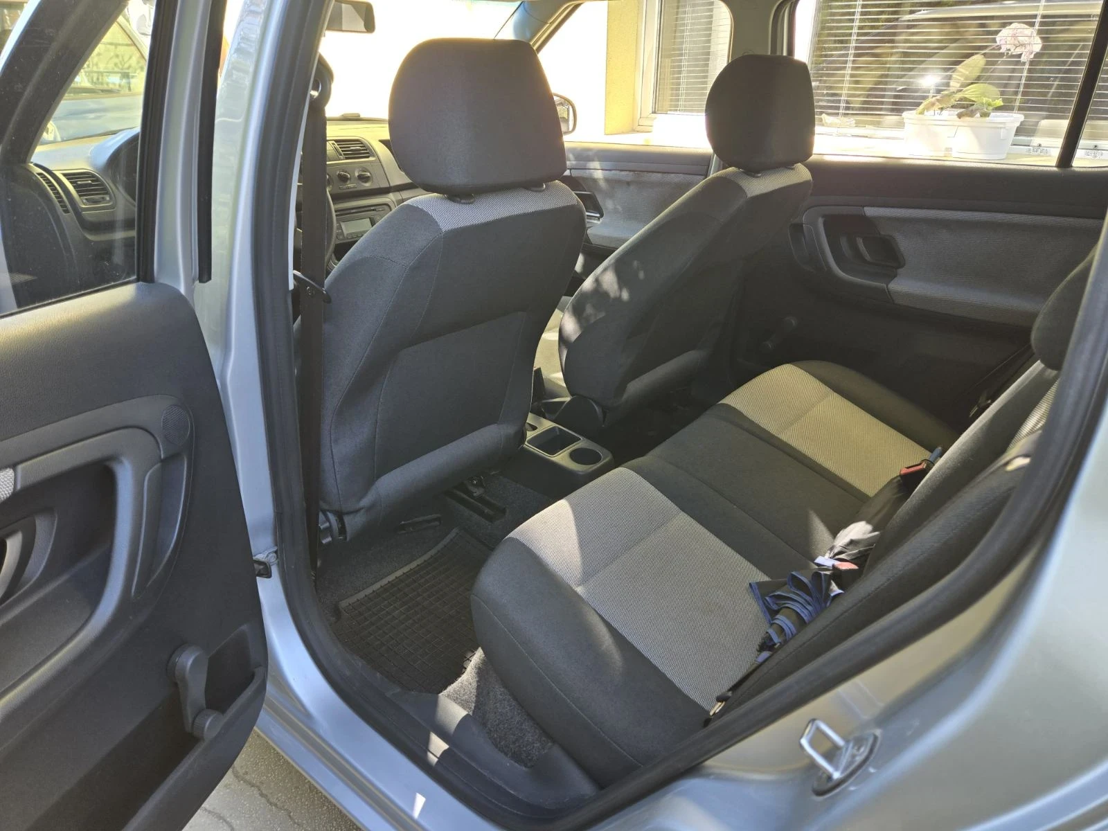 Skoda Fabia 1.4, снимка 9 - Автомобили и джипове - 54843361
