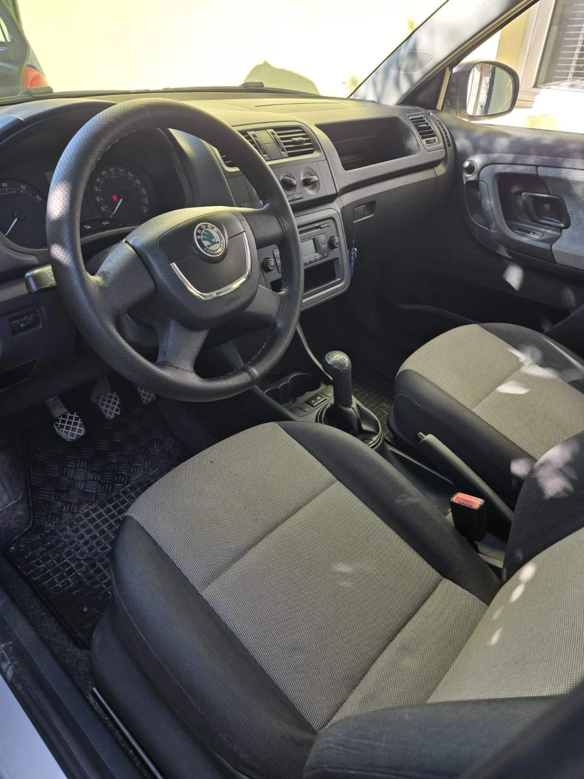 Skoda Fabia 1.4, снимка 11 - Автомобили и джипове - 54843361