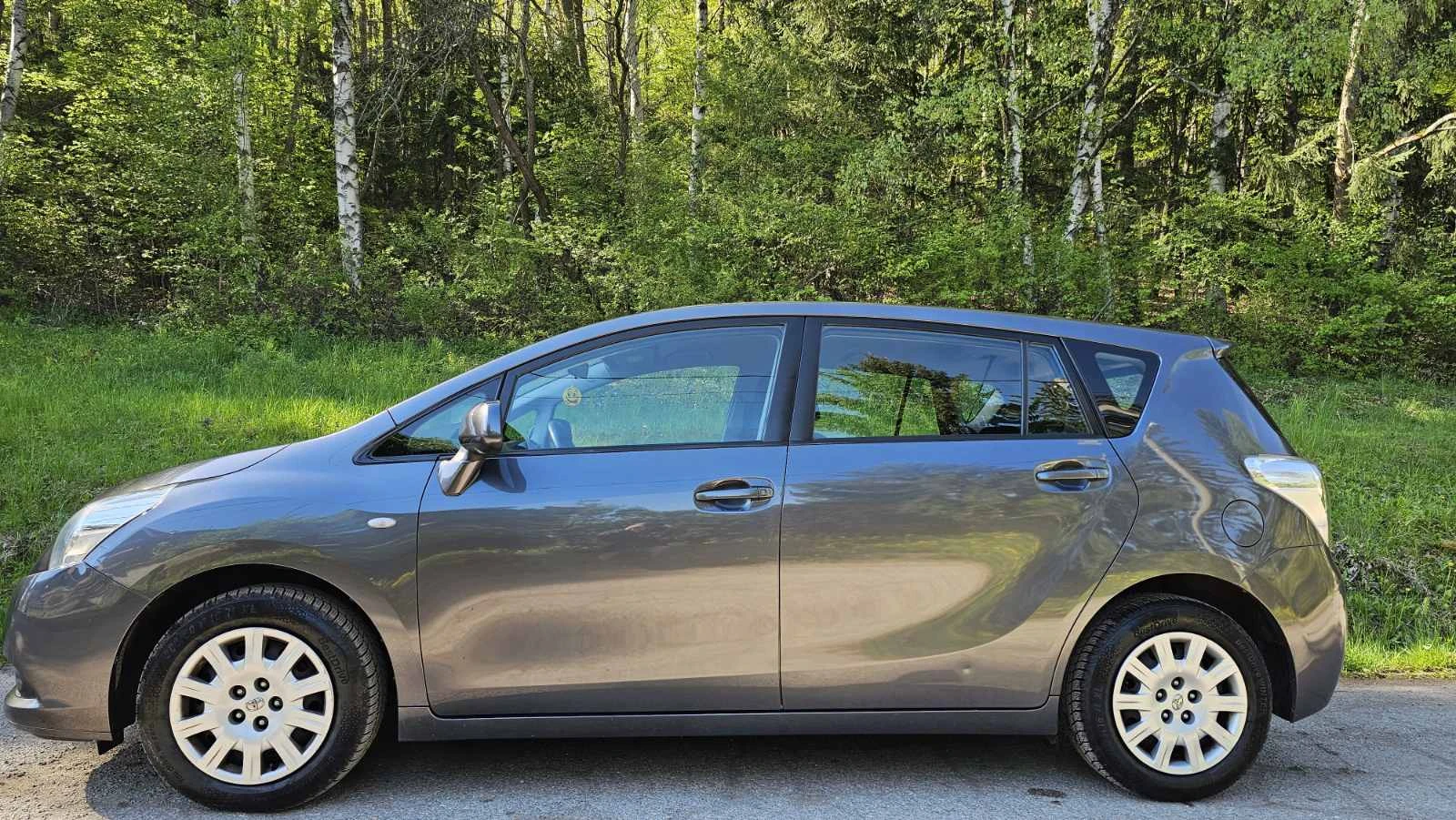 Toyota Verso 1.8, снимка 3 - Автомобили и джипове - 54438335