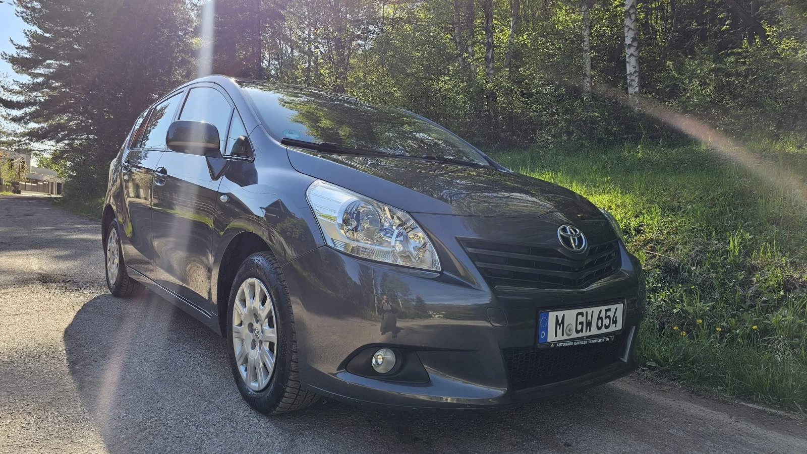 Toyota Verso 1.8, снимка 9 - Автомобили и джипове - 54438335