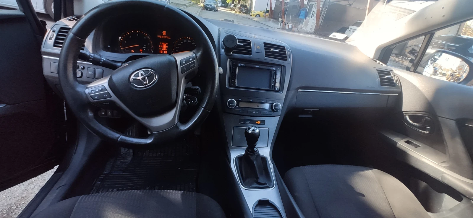 Toyota Avensis, снимка 11 - Автомобили и джипове - 54597026