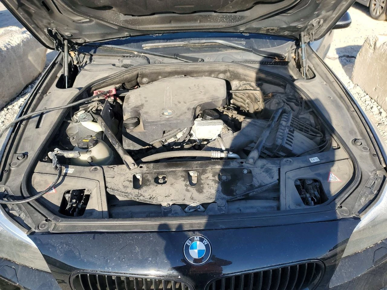 BMW 528 2l Xi, снимка 11 - Автомобили и джипове - 54726169