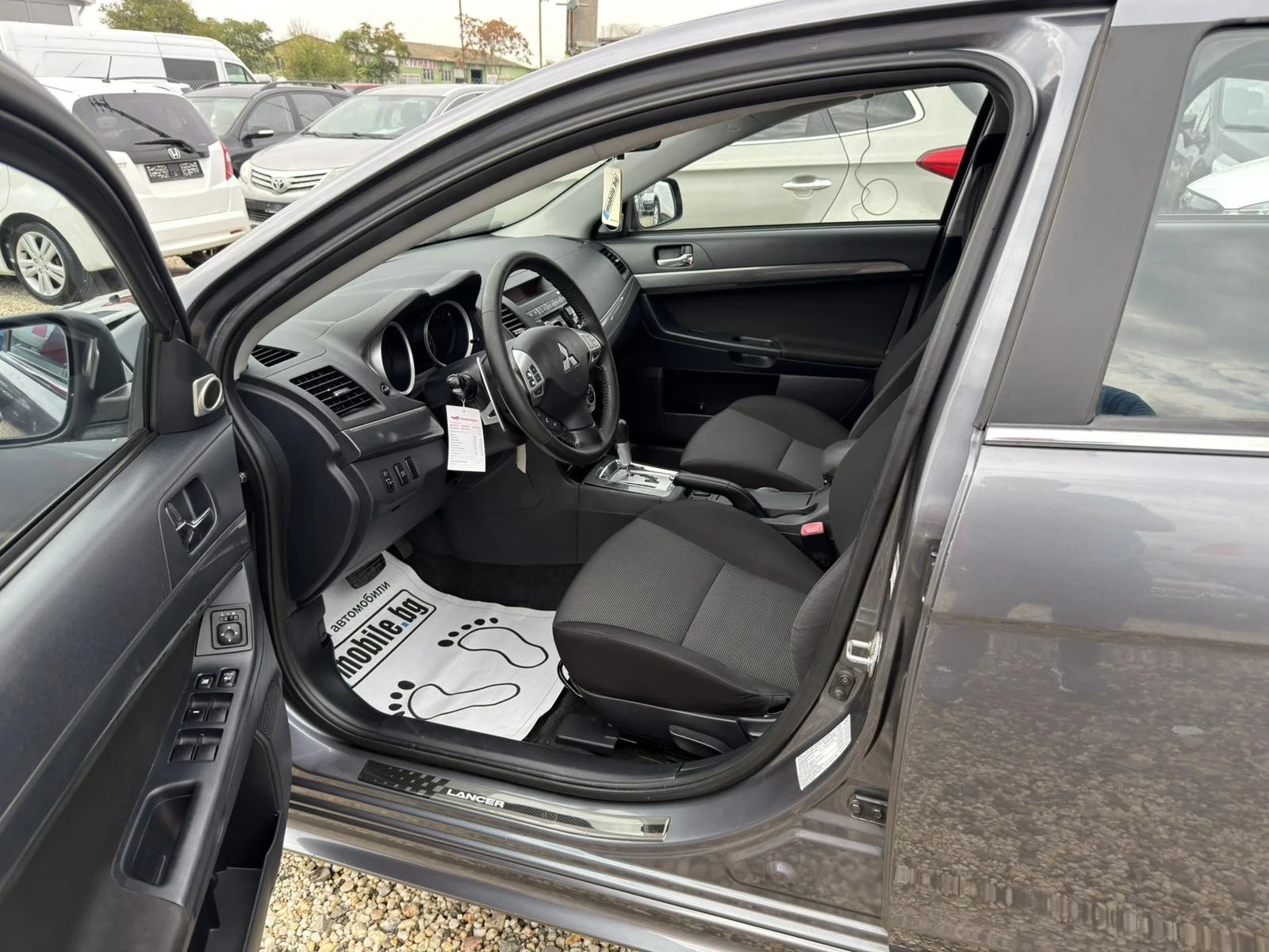 Mitsubishi Lancer 1.8i Automat, снимка 9 - Автомобили и джипове - 55922043