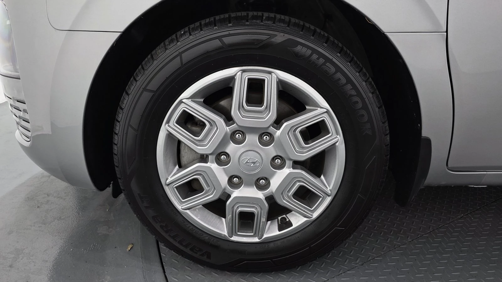 Hyundai Staria Modern* BLIND SPOT* ПОДГРЕВ ВОЛАН* КРАЙНА ЦЕНА, снимка 5 - Автомобили и джипове - 55367058