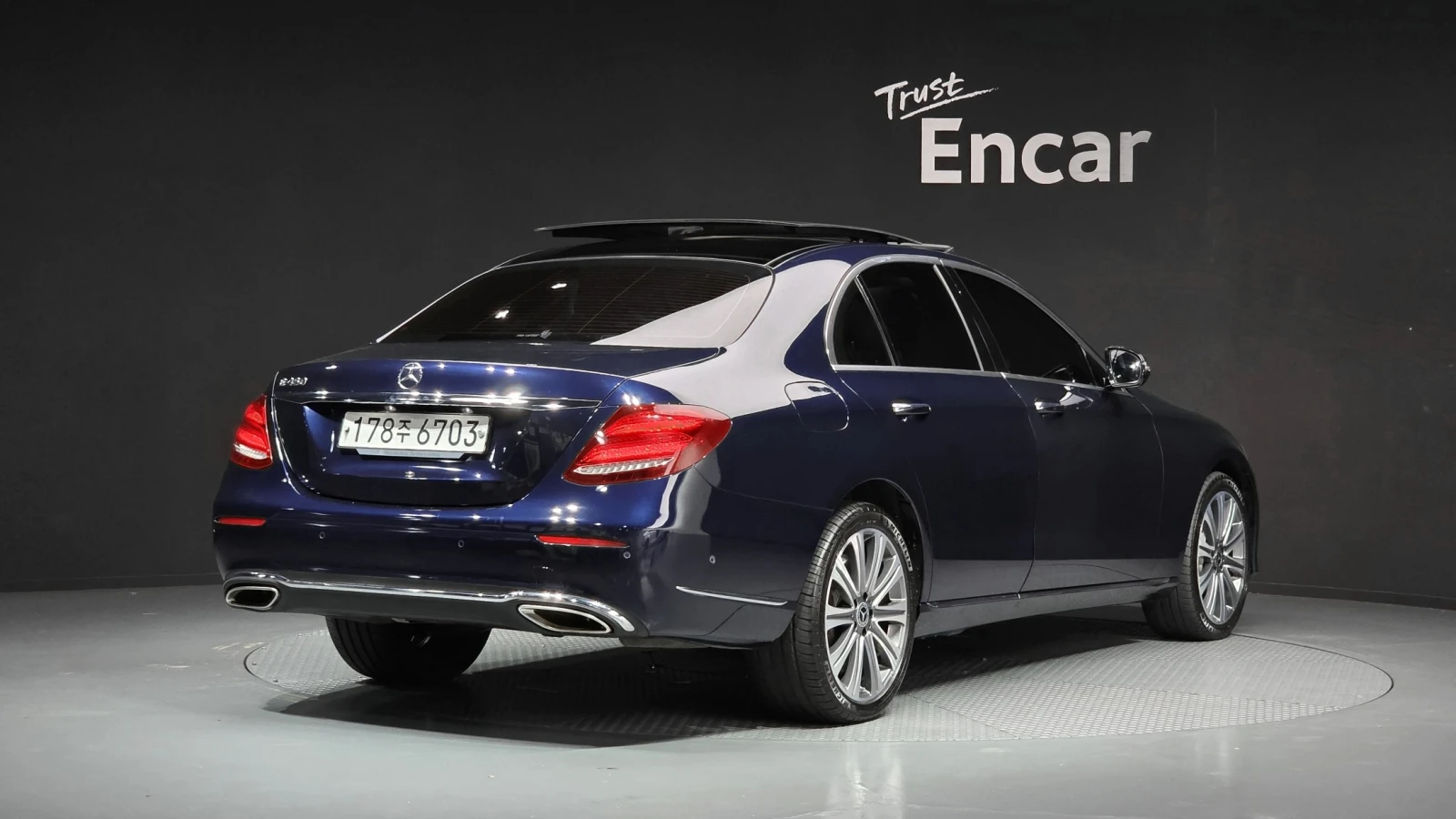 Mercedes-Benz E 450 3.0 4MATIC, FULL, снимка 2 - Автомобили и джипове - 55392788