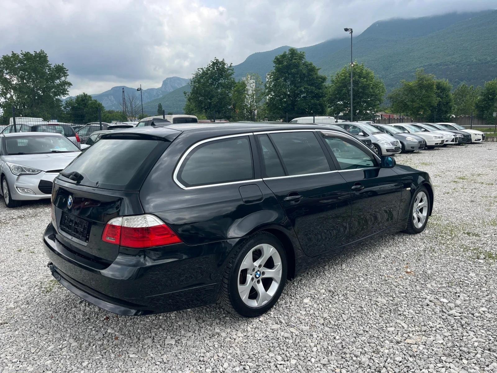 BMW 520, снимка 8 - Автомобили и джипове - 55541918