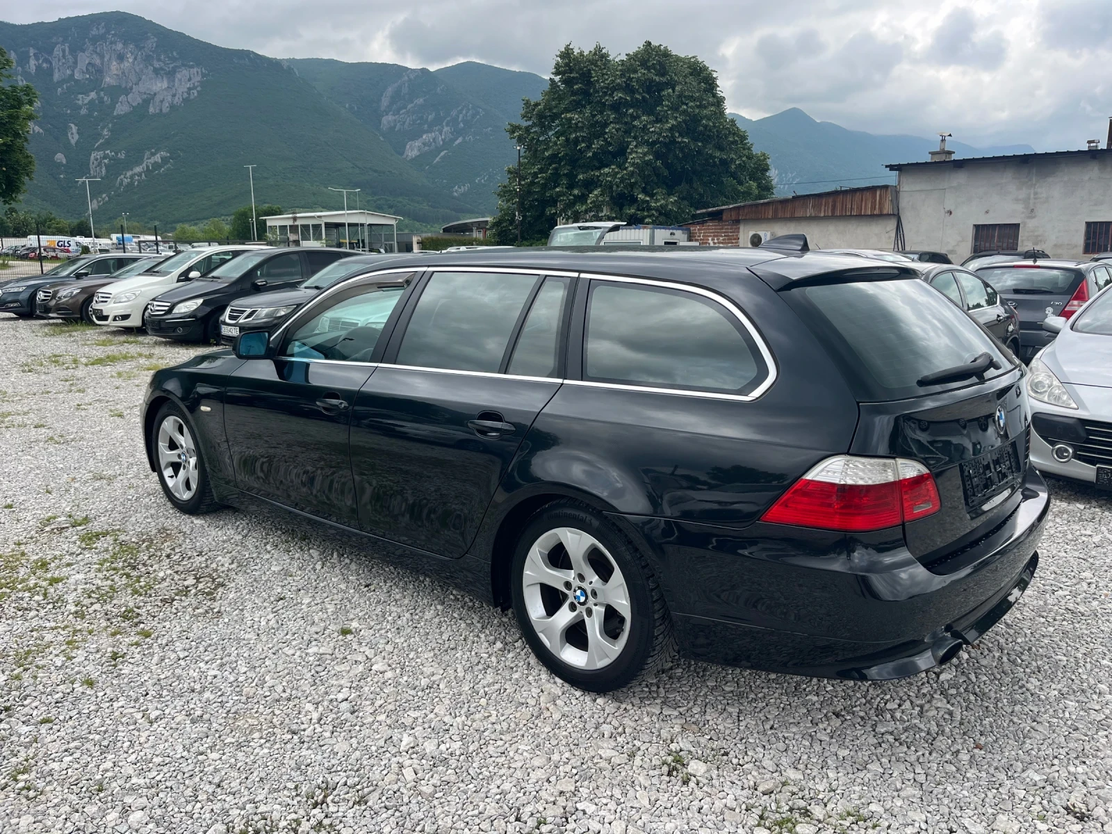 BMW 520, снимка 5 - Автомобили и джипове - 55541918