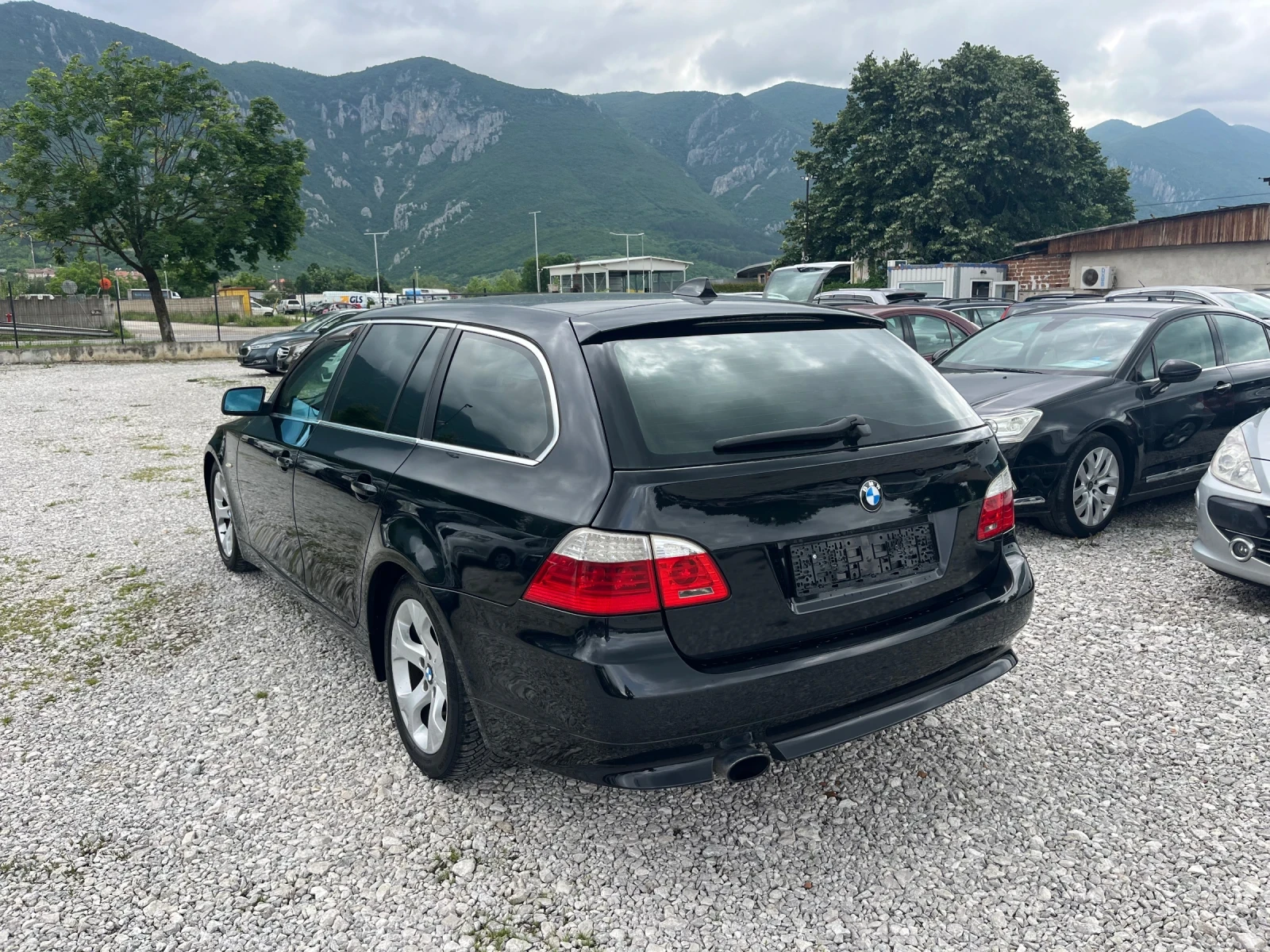 BMW 520, снимка 6 - Автомобили и джипове - 55541918