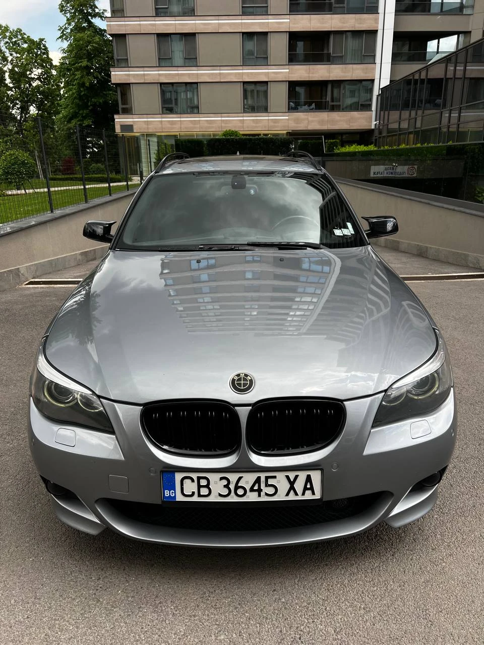 BMW 530 XD M-PACK* HUD* L7* MАСАЖ* DIST* NIGHT* PANO* , снимка 2 - Автомобили и джипове - 55658658