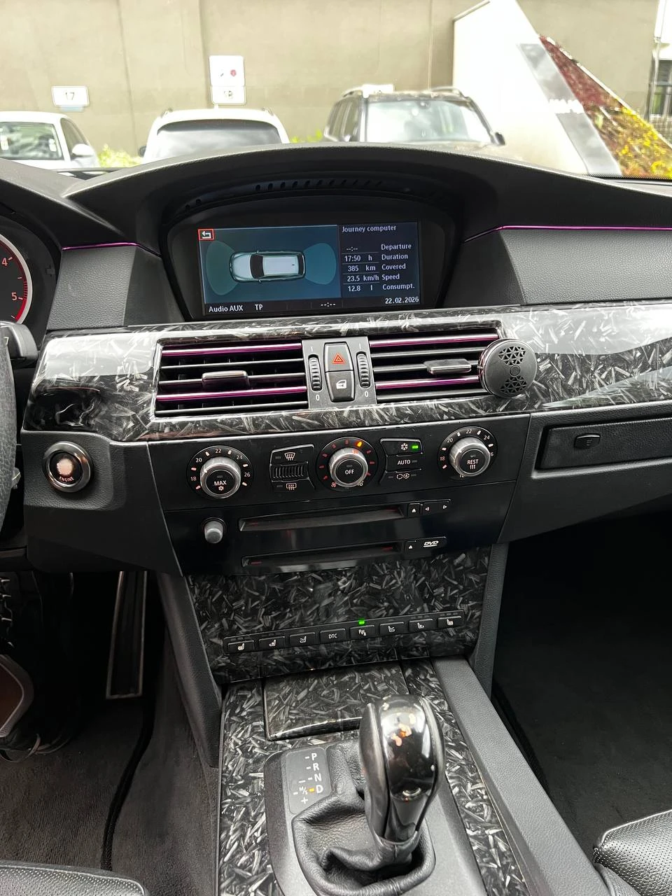 BMW 530 XD M-PACK* HUD* L7* MАСАЖ* DIST* NIGHT* PANO* , снимка 8 - Автомобили и джипове - 55658658