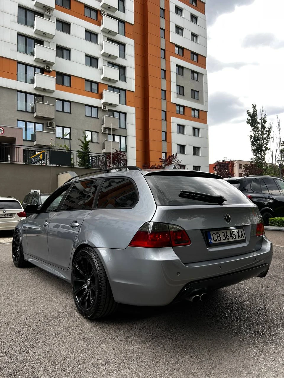 BMW 530 XD M-PACK* HUD* L7* MАСАЖ* DIST* NIGHT* PANO* , снимка 5 - Автомобили и джипове - 55658658