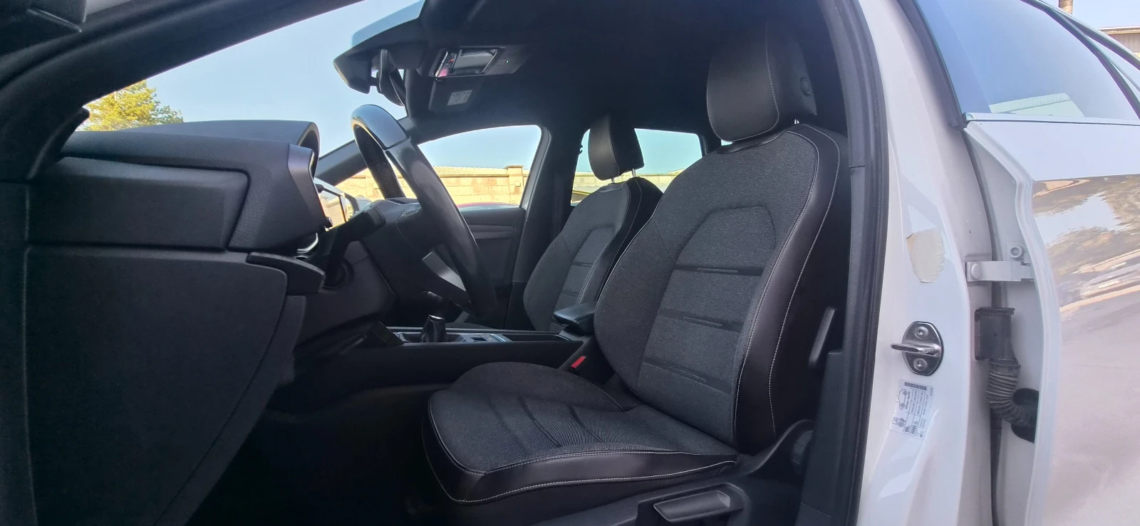 Seat Leon Xcellence  LED DIGITAL КОЖА 98 000км., снимка 8 - Автомобили и джипове - 56093615
