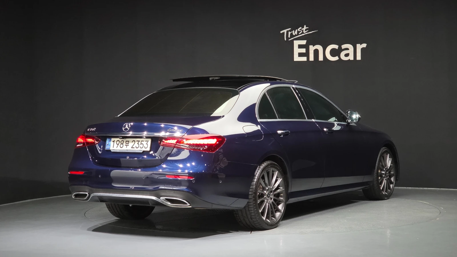 Mercedes-Benz E 350 W1KZF8GB7MA958599 E-Class W213 E350 4MATIC AMG Lin, снимка 2 - Автомобили и джипове - 56098736