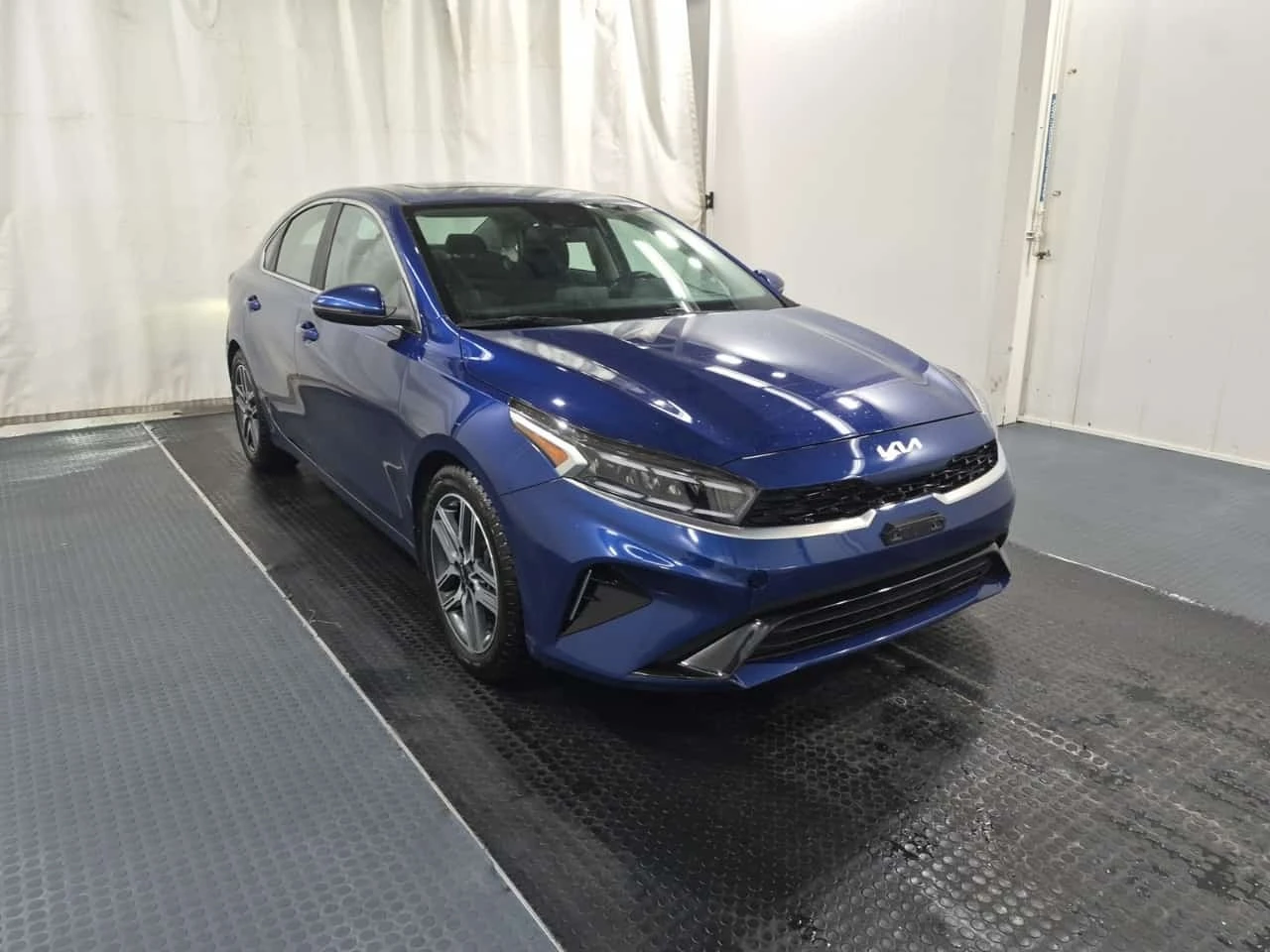 Kia Forte  EX PLUS 4D SEDAN AT * CARFAX * ����������� | Mobile.bg � ����������� 2
