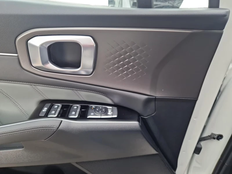 Kia Sorento НОВ!/2.2d/DCT8/193HP/2WD/VISION/LED/DR.ASS/415f, снимка 15 - Автомобили и джипове - 51062316