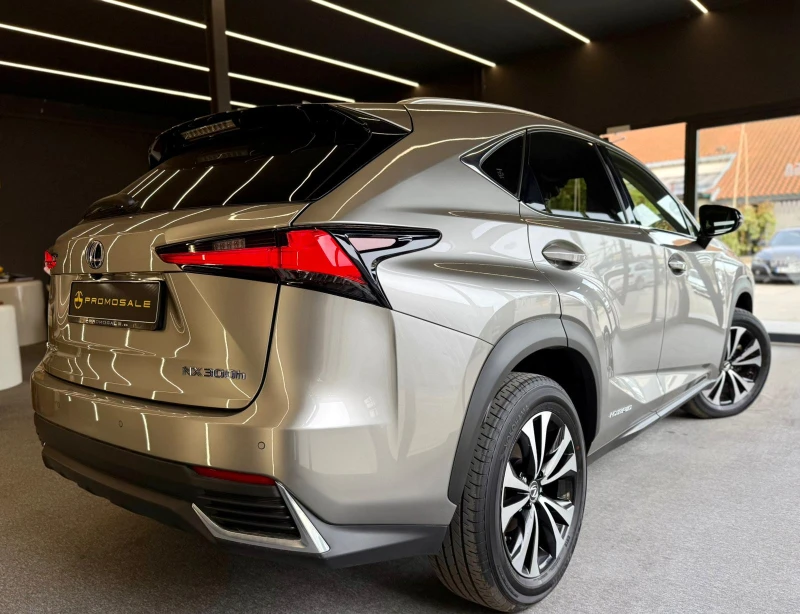Lexus NX 300h Hybrid* Keyless* E-CVT* Подгреви* Лизинг* , снимка 6 - Автомобили и джипове - 52133697