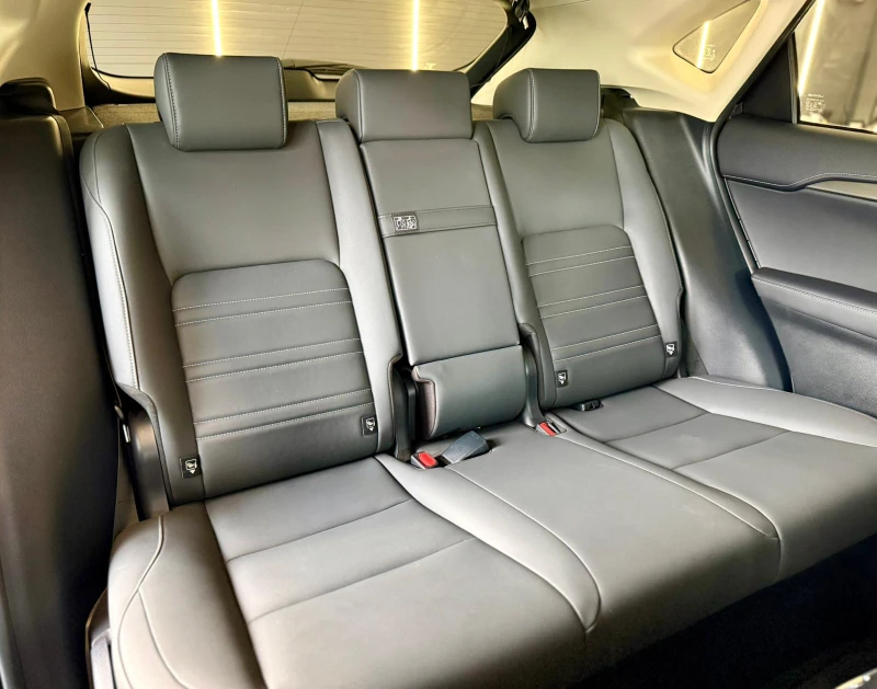 Lexus NX 300h Hybrid* Keyless* E-CVT* Подгреви* Лизинг* , снимка 16 - Автомобили и джипове - 52133697