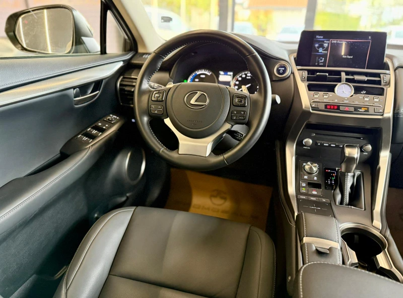 Lexus NX 300h Hybrid* Keyless* E-CVT* Подгреви* Лизинг* , снимка 9 - Автомобили и джипове - 52133697