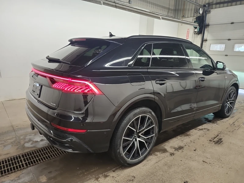 Audi Q8 * PROGRESSIV * CARFAX * БЕЗ ПЪРВОНАЧАЛНА ВНОСКА, снимка 4 - Автомобили и джипове - 53091863