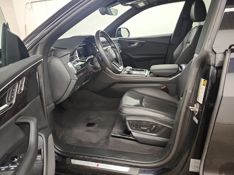 Audi Q8 * PROGRESSIV * CARFAX * БЕЗ ПЪРВОНАЧАЛНА ВНОСКА, снимка 9 - Автомобили и джипове - 53091863