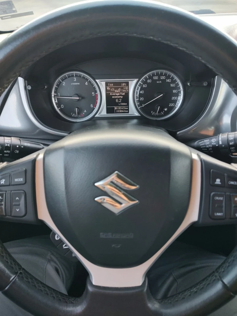 Suzuki Vitara, снимка 13 - Автомобили и джипове - 53217558