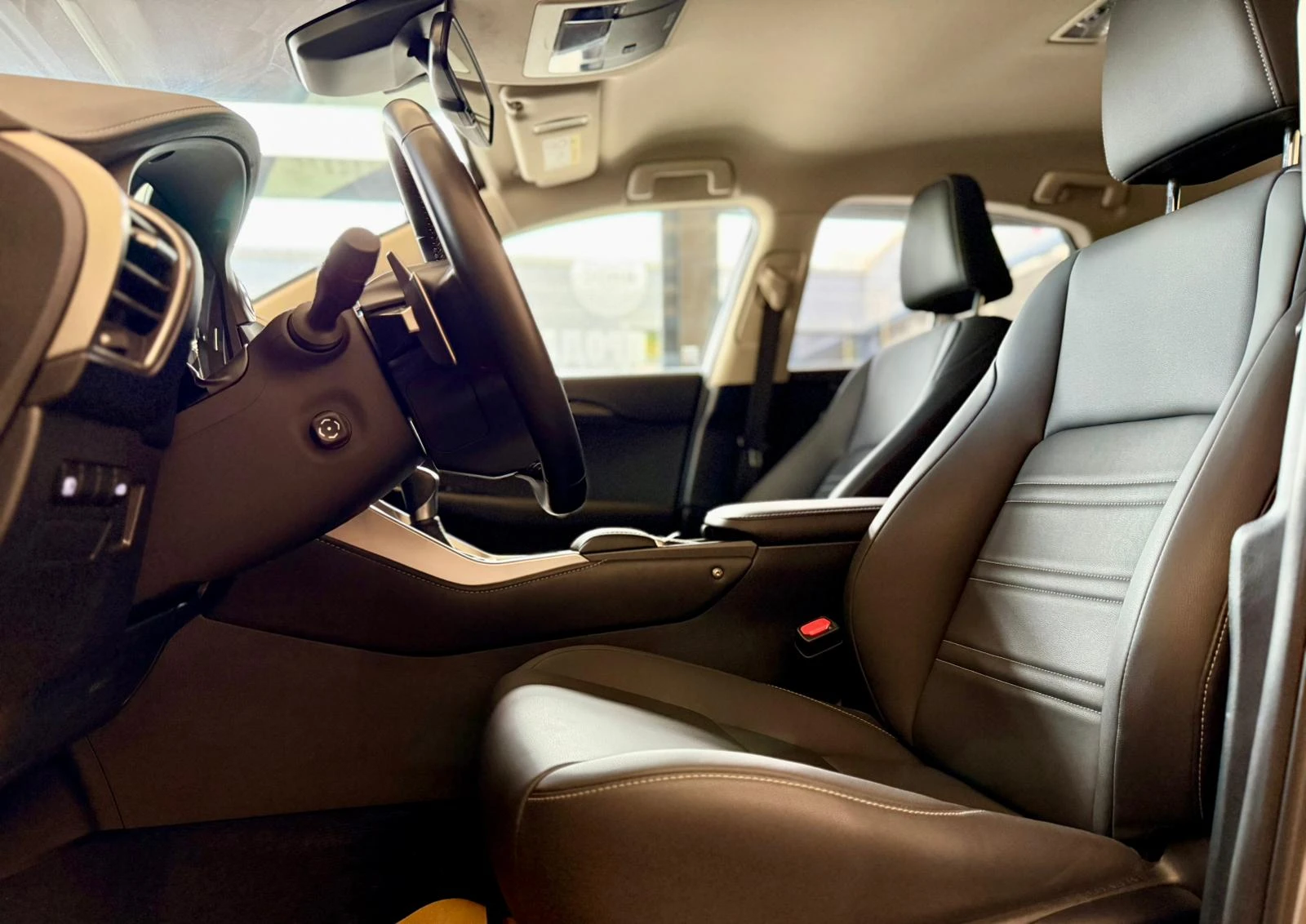 Lexus NX 300h Hybrid* Keyless* E-CVT* Подгреви* Лизинг*  - изображение 8