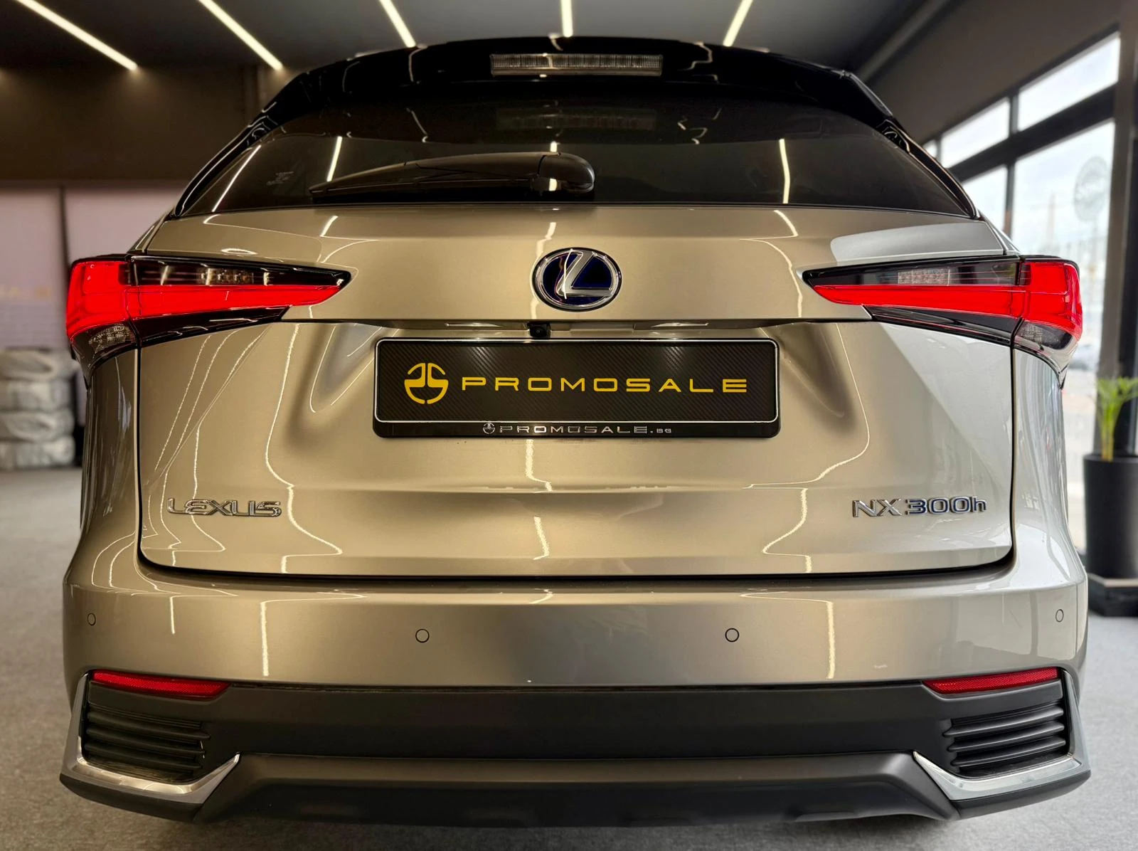 Lexus NX 300h Hybrid* Keyless* E-CVT* Подгреви* Лизинг*  - изображение 5