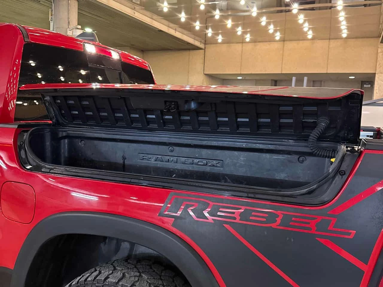 Dodge RAM 1500 * Rebel * CARFAX * ПОДГРЕВИ * KEYLESS * ШИБИДАХ  , снимка 8 - Автомобили и джипове - 53900766