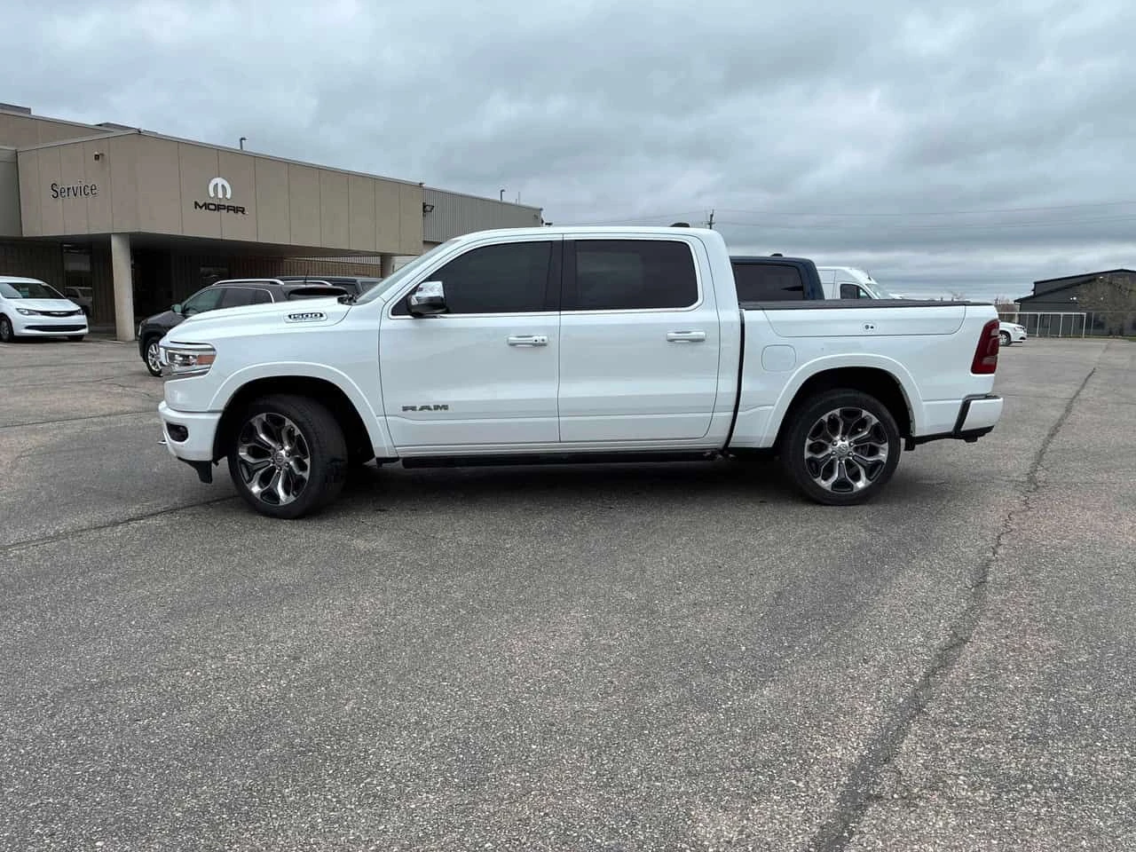 Dodge RAM 1500 Limited Longhorn /HUD/RAMBOX/360/Harman Kardon, снимка 2 - Автомобили и джипове - 54604604