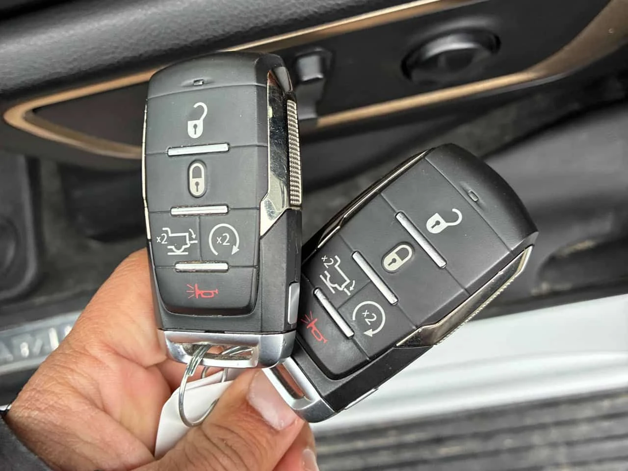 Dodge RAM 1500 Limited Longhorn /HUD/RAMBOX/360/Harman Kardon, снимка 15 - Автомобили и джипове - 54604604