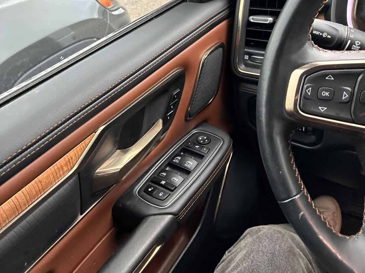 Dodge RAM 1500 Limited Longhorn /HUD/RAMBOX/360/Harman Kardon, снимка 16 - Автомобили и джипове - 54604604