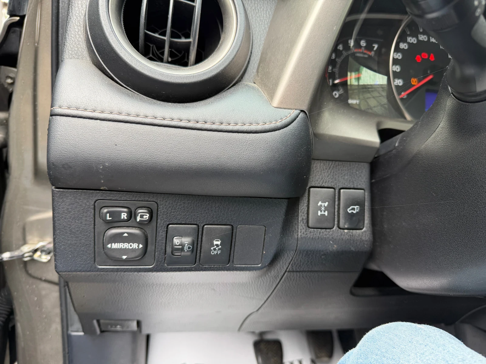 Toyota Rav4 2.0d4d 4x4 6speed euro 5B, снимка 14 - Автомобили и джипове - 55031733
