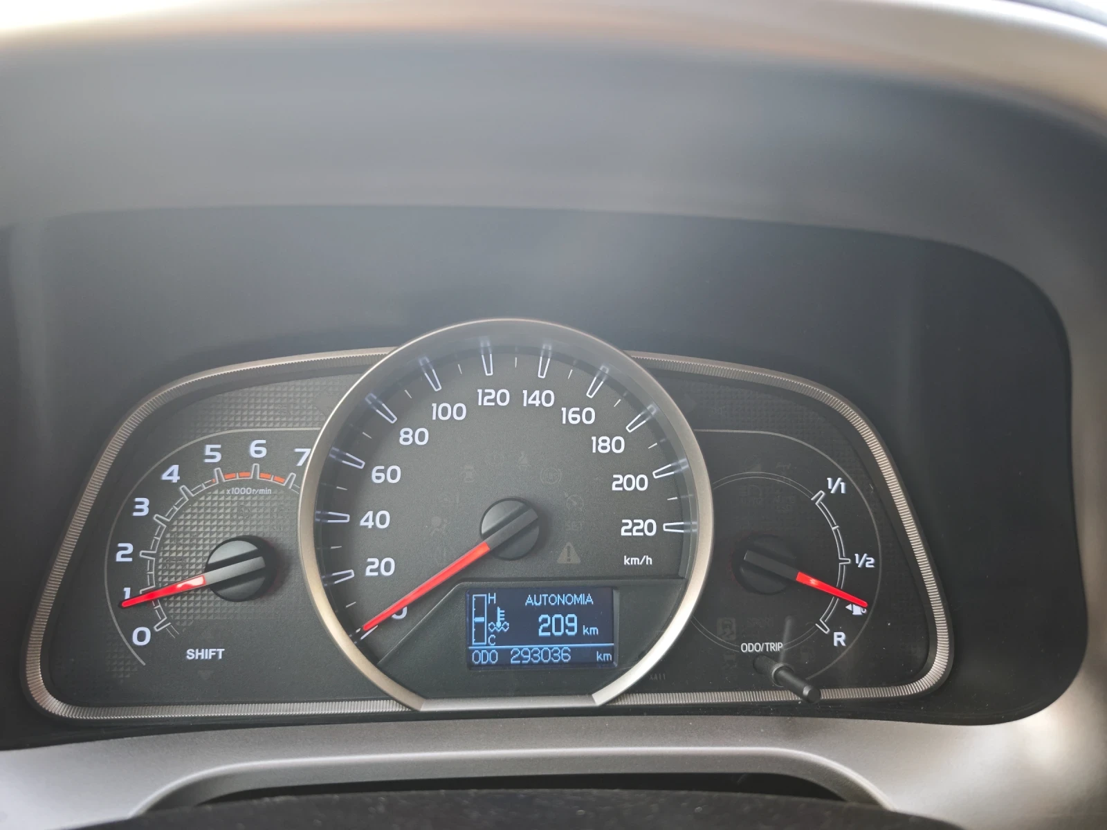 Toyota Rav4 2.0d4d 4x4 KEYLESS KAMERA 6speed euro 5B | Mobile.bg � ����������� 13