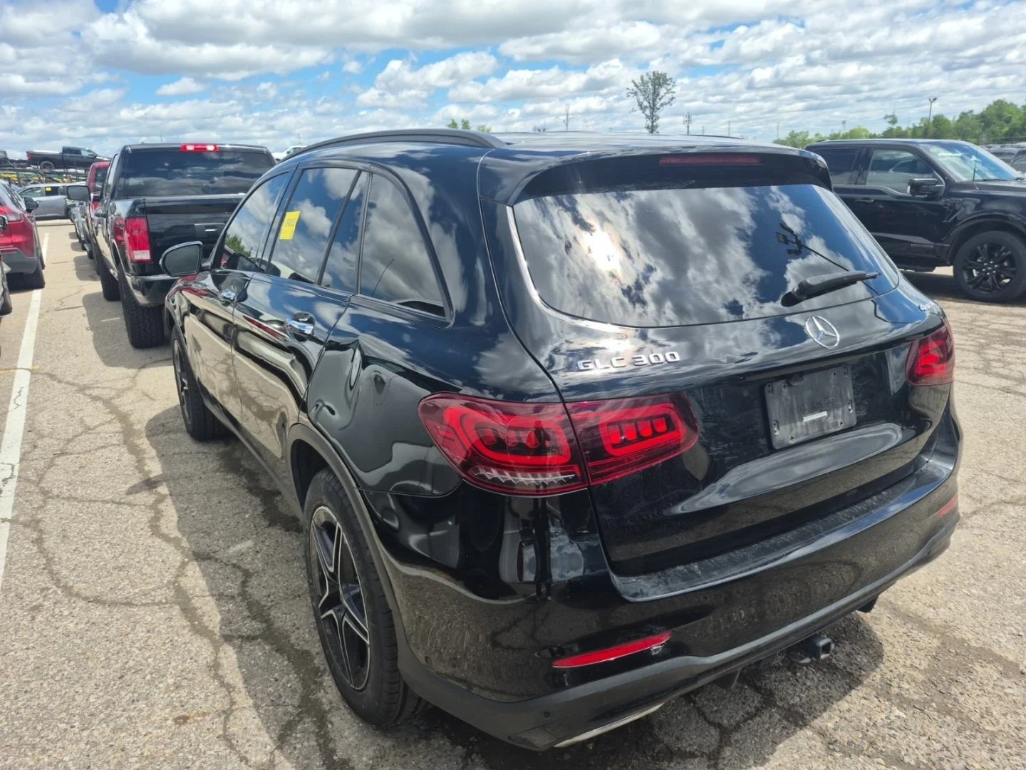 Mercedes-Benz GLC 300 Amg-pkg* Pano* Burmester* Back cam* Дистроник* 2Кл, снимка 4 - Автомобили и джипове - 55090449