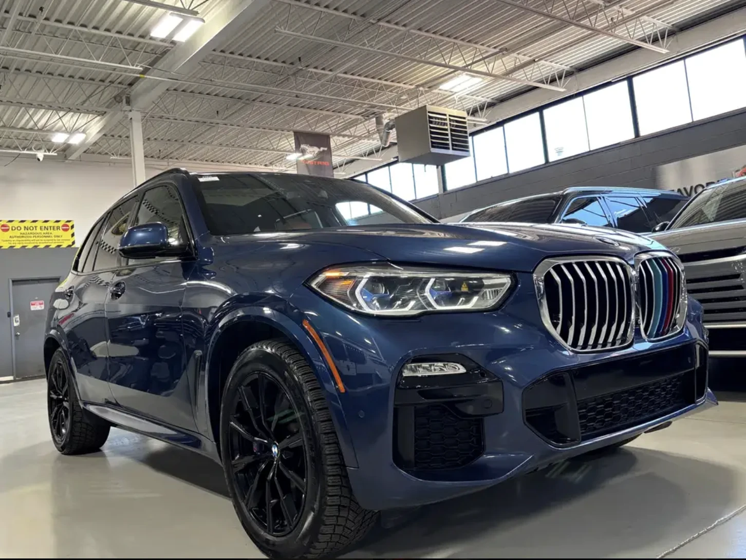 BMW X5 40i M SPORT/ H&K/ ОБДУХ / HEAD UP / 360 / AMBIENT, снимка 2 - Автомобили и джипове - 55198987