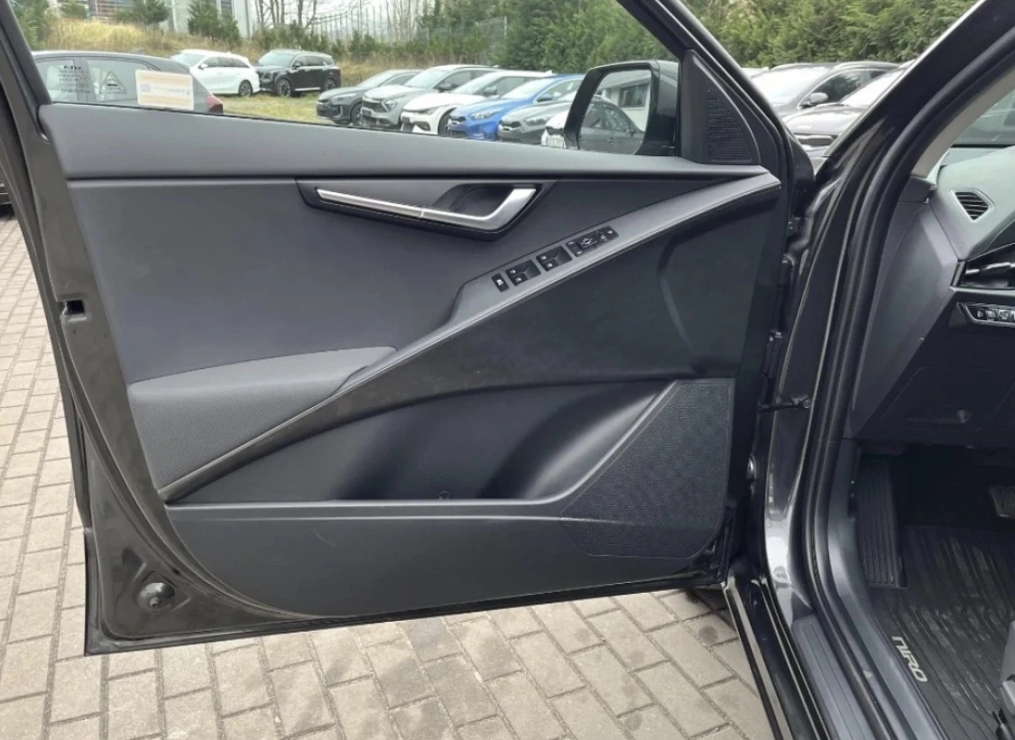 Kia Niro 1, 6 plug- in, снимка 8 - Автомобили и джипове - 55253301