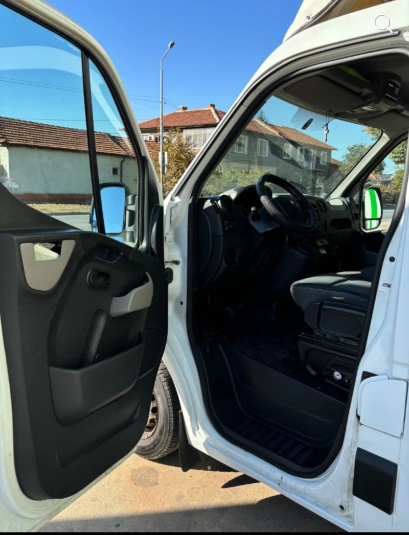 Renault Master, снимка 13 - Бусове и автобуси - 52333071