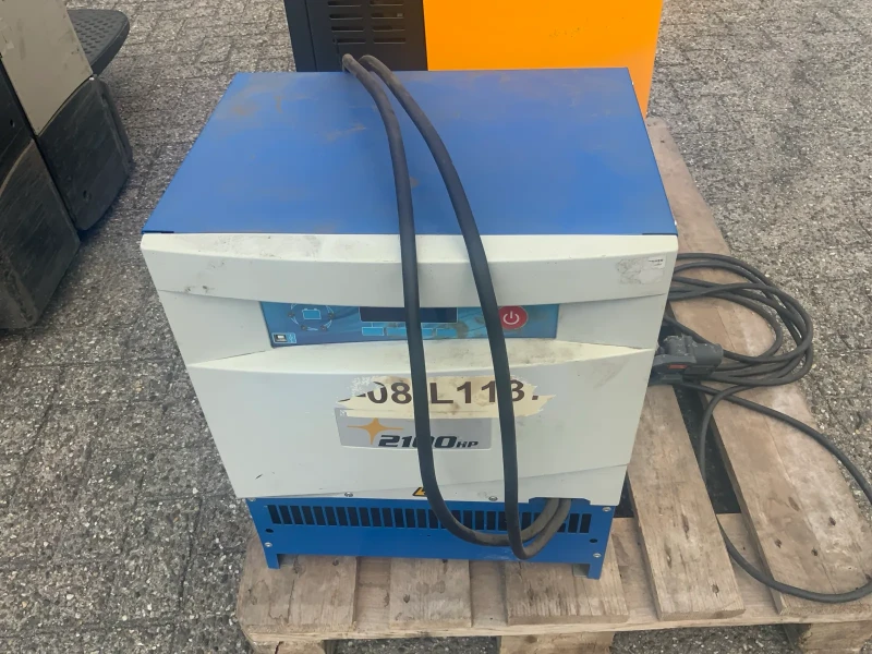 Електрокар Crown WT-3040, снимка 12 - Индустриална техника - 52657206