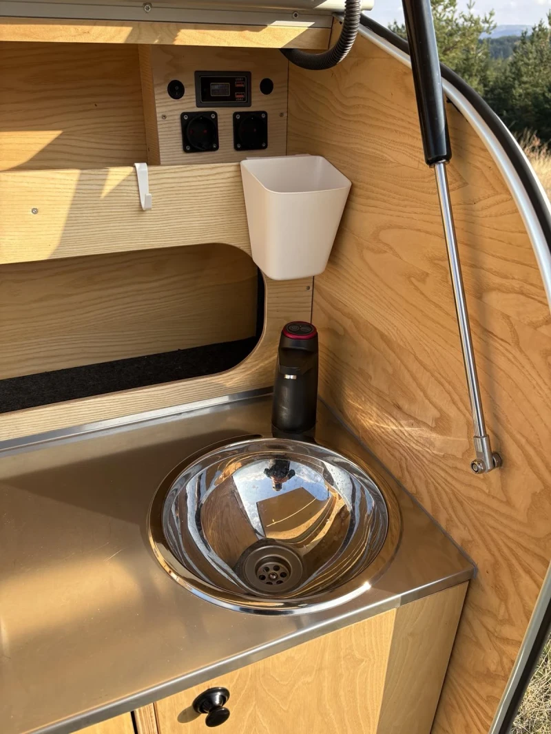 Каравана Други Nomad Nest Teardrops, снимка 8 - Каравани и кемпери - 52642556