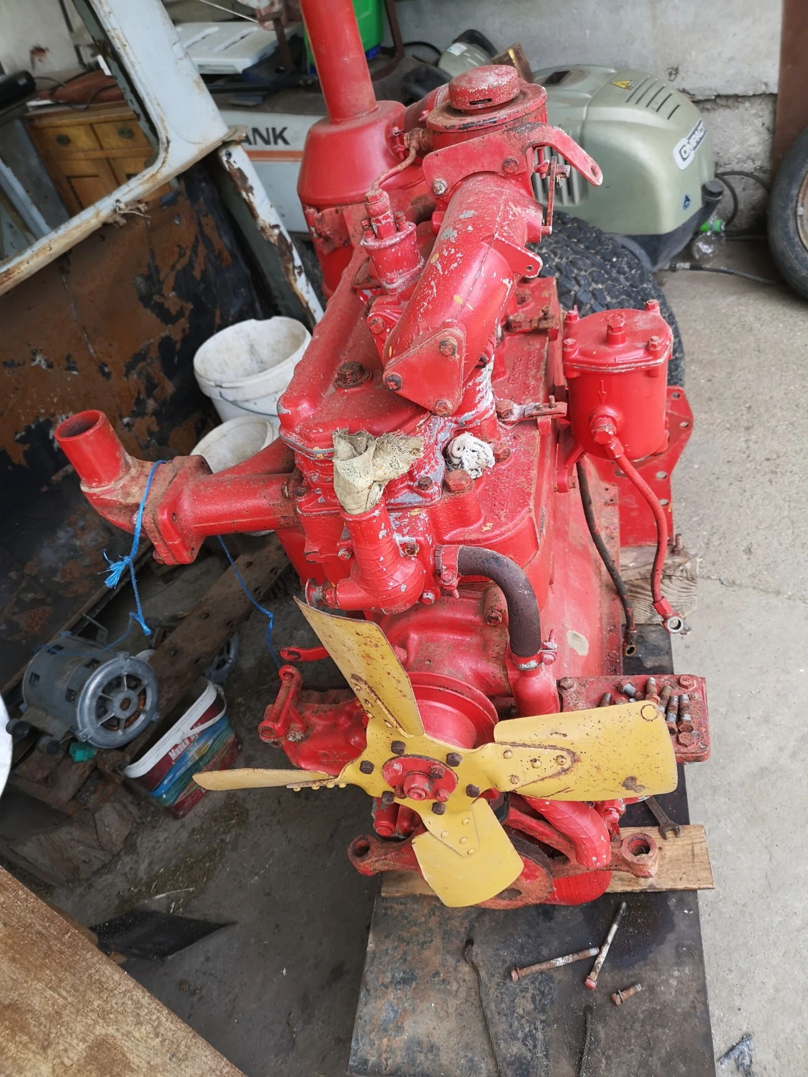 T-16, T-25 | Mobile.bg   13