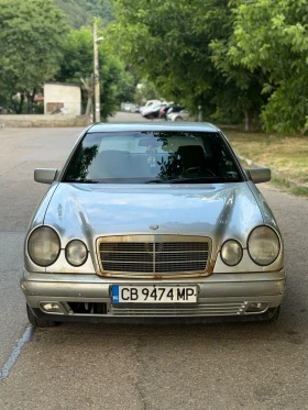     Mercedes-Benz E 200 /