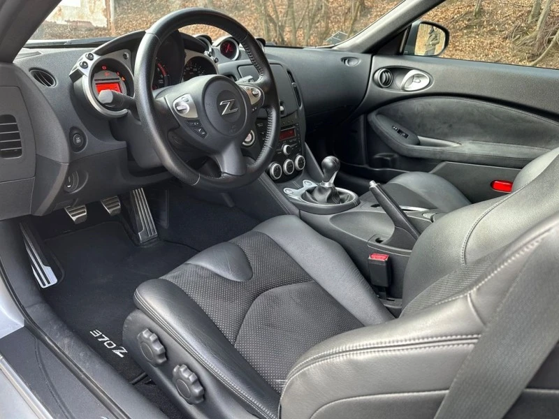 Nissan 370Z 3.7 V6 241kW, снимка 5 - Автомобили и джипове - 45597781