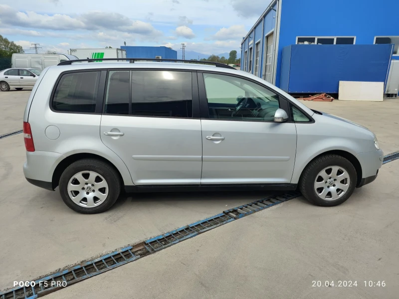 VW Touran, снимка 5 - Автомобили и джипове - 49183821